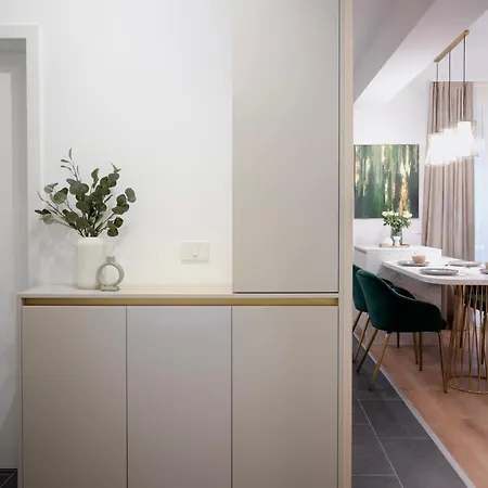 Neo Doi - Ultra - Lux - Of Mara - Free Parking Timisoara